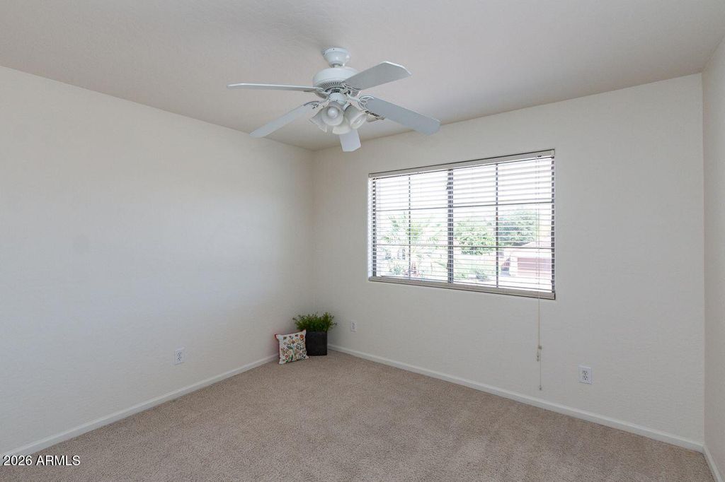 Image 18 of property listing at 149 E CANYON CREEK Drive, Gilbert, AZ 85296