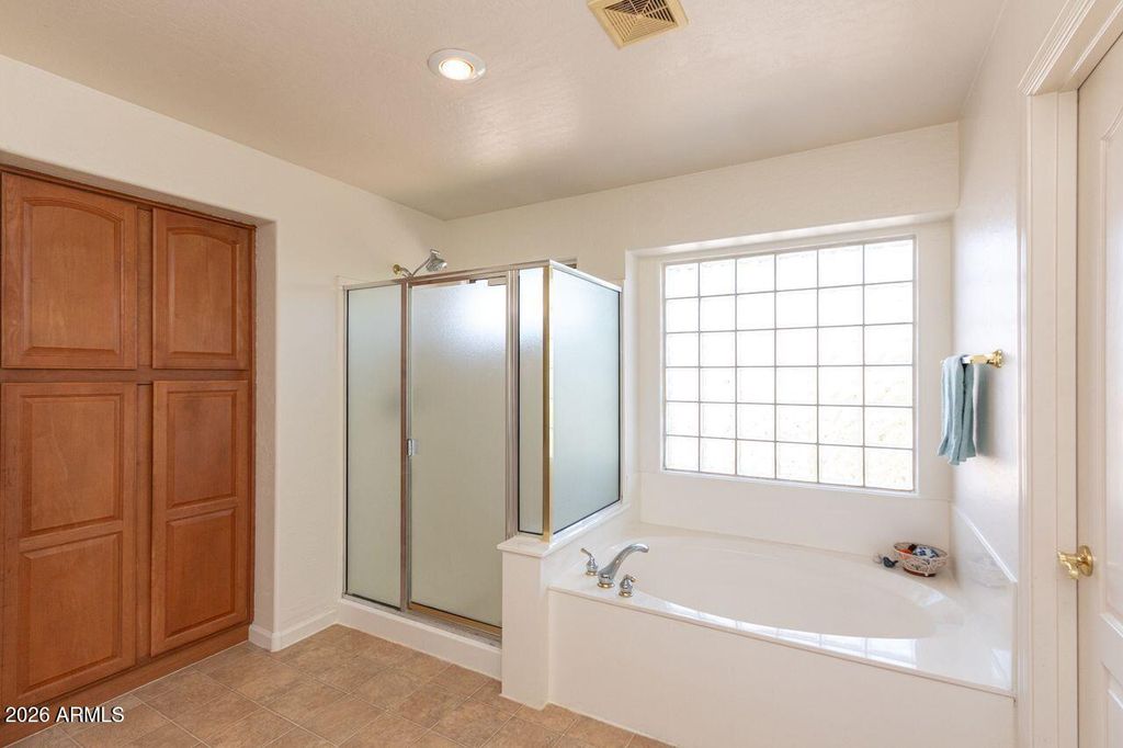 Image 25 of property listing at 149 E CANYON CREEK Drive, Gilbert, AZ 85296