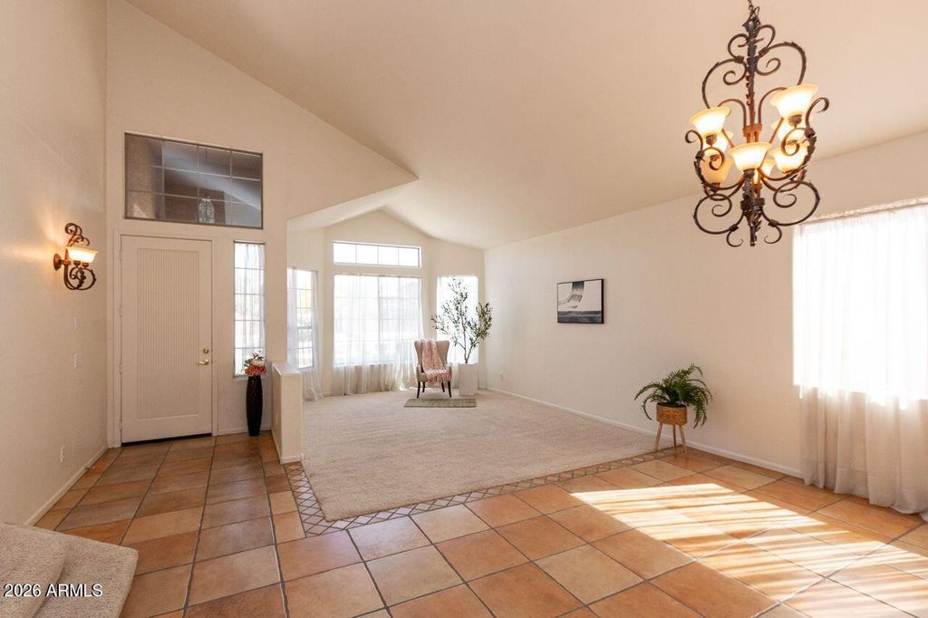 Image 4 of property listing at 149 E CANYON CREEK Drive, Gilbert, AZ 85296