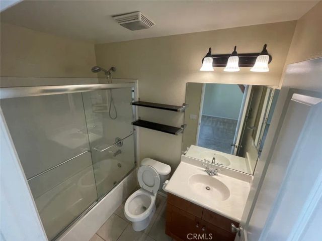 1075 N. Maclay Avenue 25, San Fernando, CA 91340