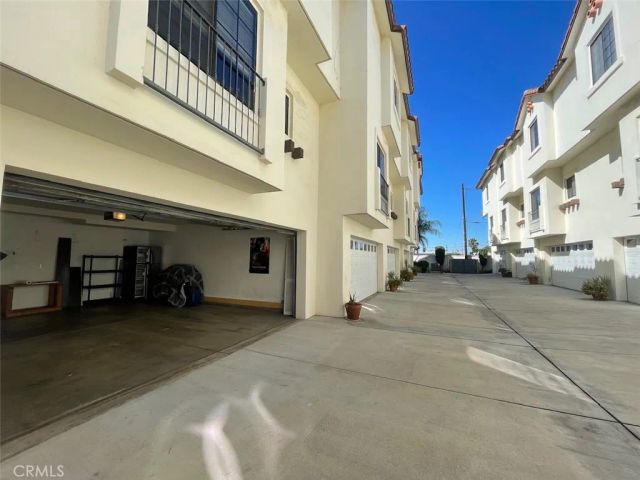 1075 N. Maclay Avenue 25, San Fernando, CA 91340