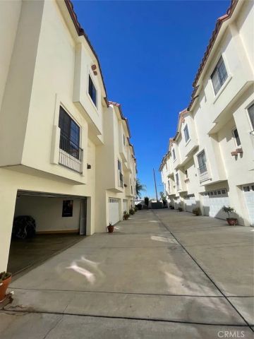 1075 N. Maclay Avenue 25, San Fernando, CA 91340