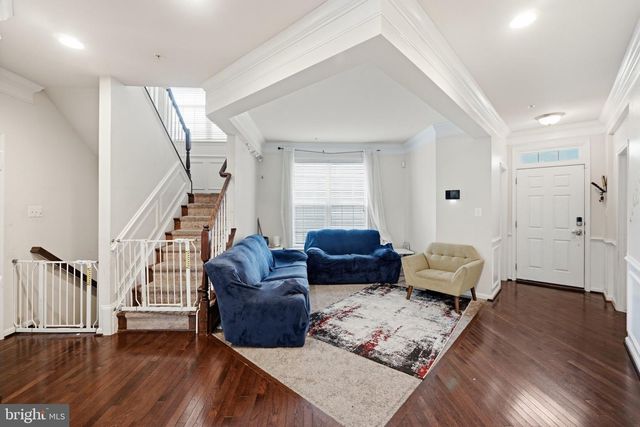 9205 GLENARDEN PKWY, Lanham, MD 20706