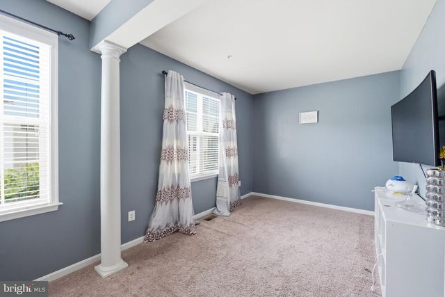 9205 GLENARDEN PKWY, Lanham, MD 20706