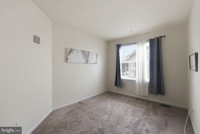 9205 GLENARDEN PKWY, Lanham, MD 20706