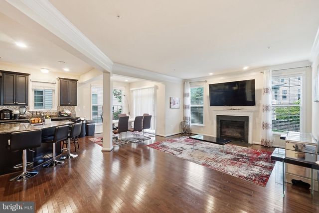 9205 GLENARDEN PKWY, Lanham, MD 20706