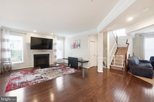 9205 GLENARDEN PKWY, Lanham, MD 20706