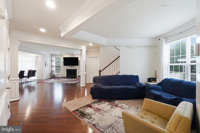9205 GLENARDEN PKWY, Lanham, MD 20706