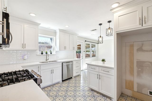 2620 Lakeland Drive, Dallas, TX 75228