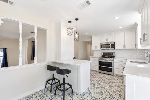 2620 Lakeland Drive, Dallas, TX 75228