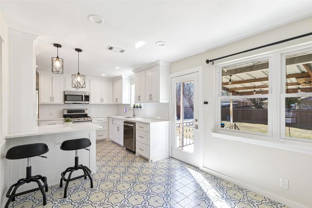 2620 Lakeland Drive, Dallas, TX 75228