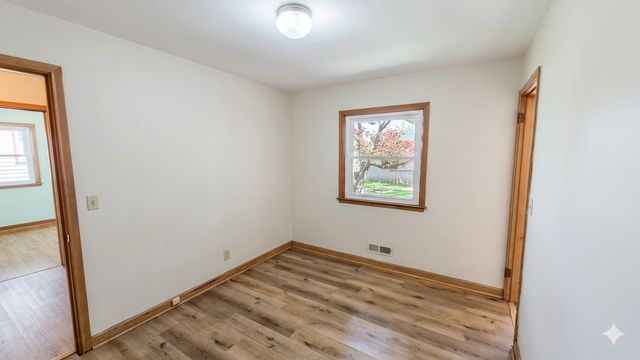 4900 Russell Avenue N, Minneapolis, MN 55430