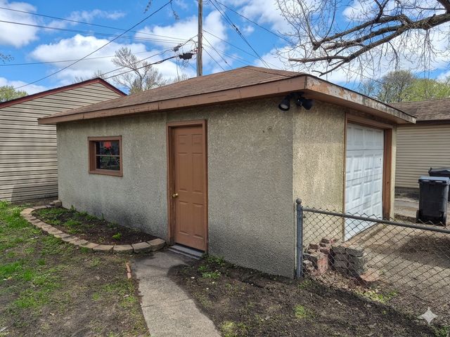 4900 Russell Avenue N, Minneapolis, MN 55430