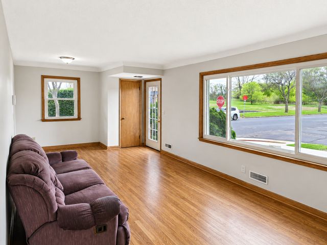 4900 Russell Avenue N, Minneapolis, MN 55430