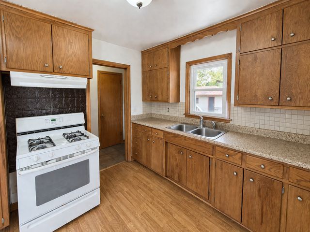 4900 Russell Avenue N, Minneapolis, MN 55430