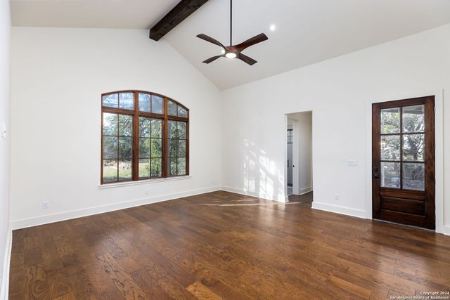 213 TRAPPERS LN, New Braunfels, TX 78132