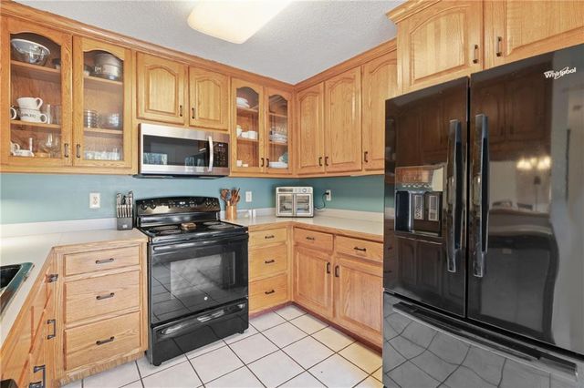 233 Sharney NE Lane, Kennesaw, GA 30144