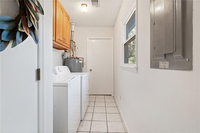 233 Sharney NE Lane, Kennesaw, GA 30144