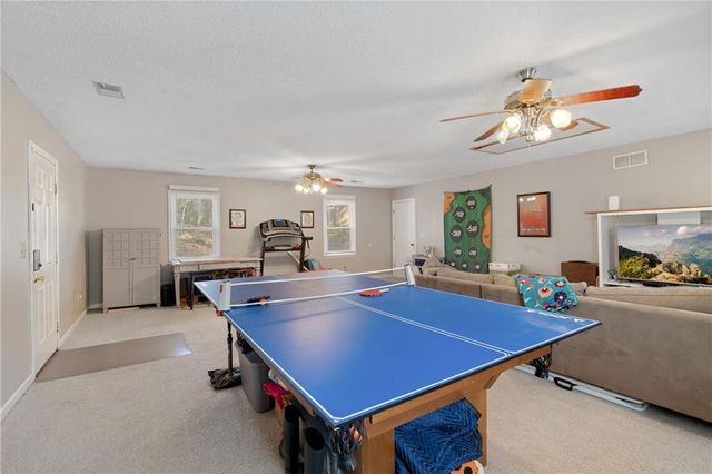 233 Sharney NE Lane, Kennesaw, GA 30144