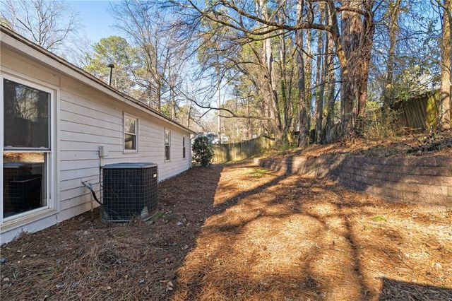 233 Sharney NE Lane, Kennesaw, GA 30144