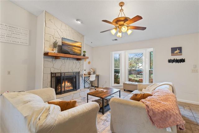 233 Sharney NE Lane, Kennesaw, GA 30144