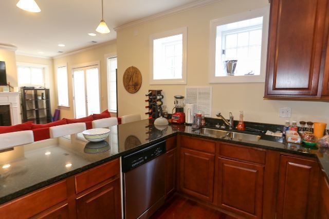 4325 N Ashland Avenue G, Chicago, IL 60613