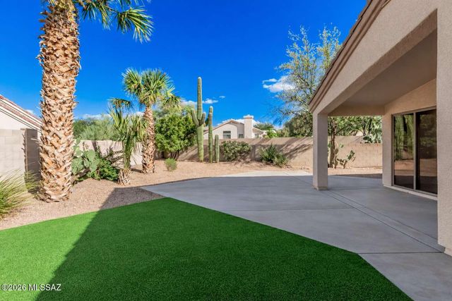 2332 N Emerald Lake Court, Tucson, AZ 85749
