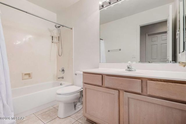 2332 N Emerald Lake Court, Tucson, AZ 85749