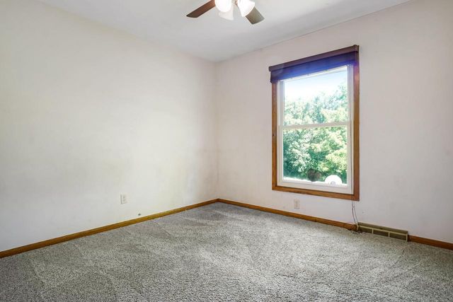 N105W21215 Oak LANE, Germantown, WI 53022