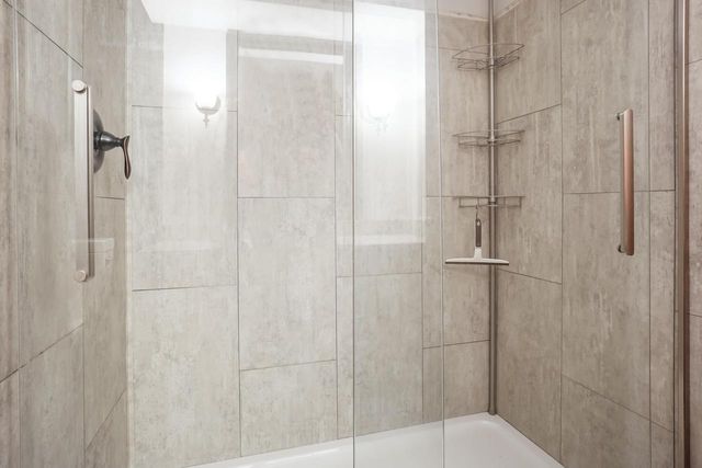 N105W21215 Oak LANE, Germantown, WI 53022
