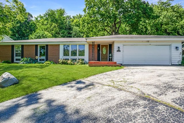 N105W21215 Oak LANE, Germantown, WI 53022