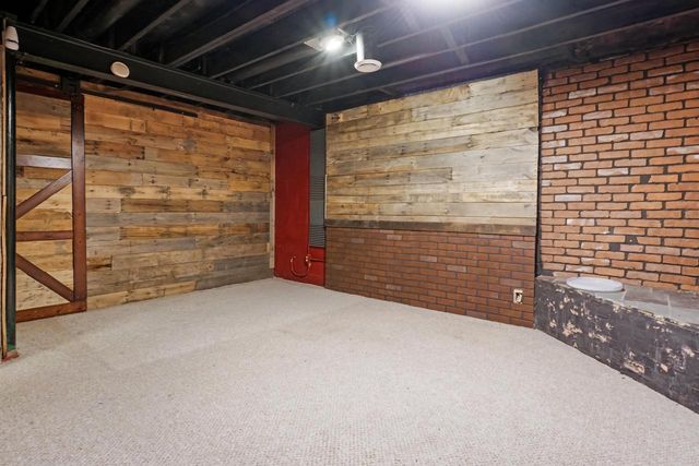 N105W21215 Oak LANE, Germantown, WI 53022