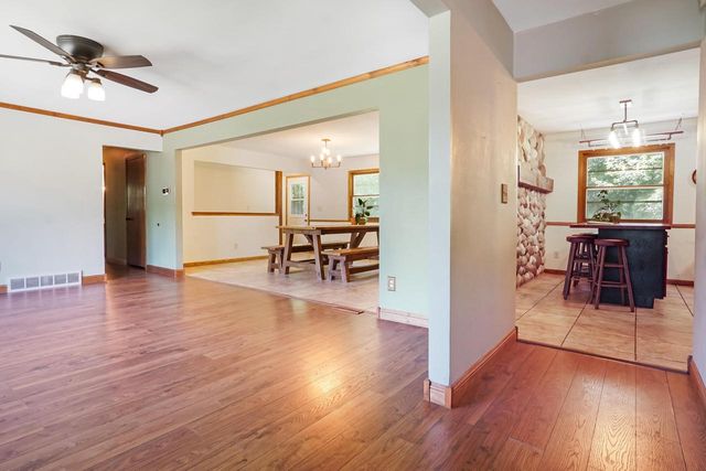 N105W21215 Oak LANE, Germantown, WI 53022