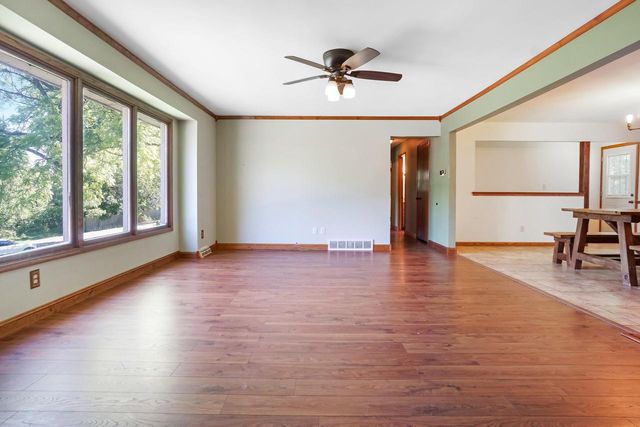 N105W21215 Oak LANE, Germantown, WI 53022