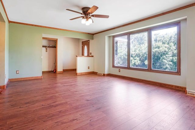 N105W21215 Oak LANE, Germantown, WI 53022