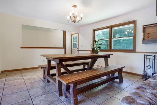 N105W21215 Oak LANE, Germantown, WI 53022