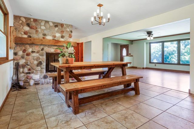 N105W21215 Oak LANE, Germantown, WI 53022