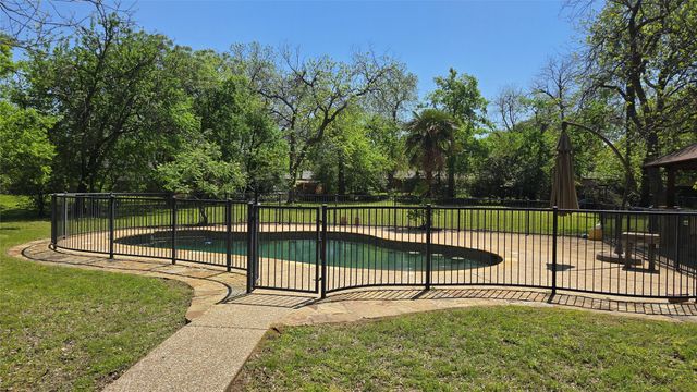 1312 W Park Row Drive, Arlington, TX 76013