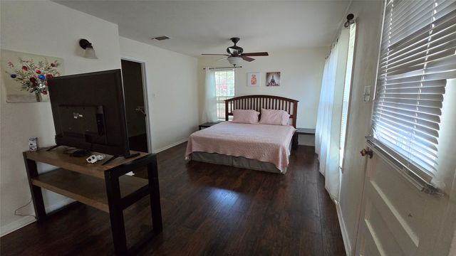 1312 W Park Row Drive, Arlington, TX 76013