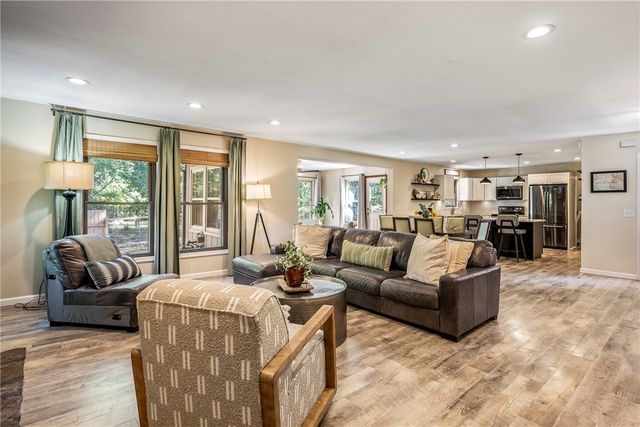 1 Penzance Drive, Bella Vista, AR 72714