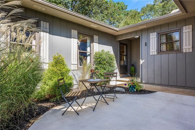 1 Penzance Drive, Bella Vista, AR 72714