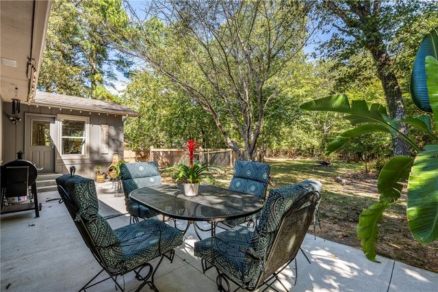 1 Penzance Drive, Bella Vista, AR 72714