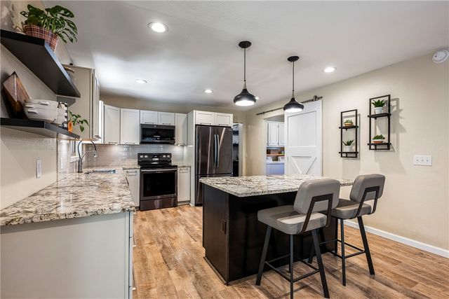 1 Penzance Drive, Bella Vista, AR 72714