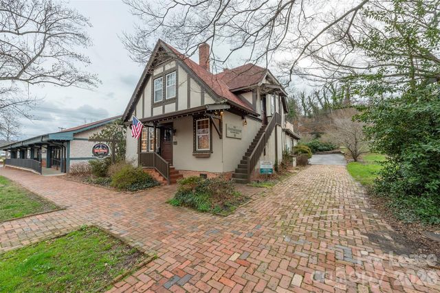 5 All Souls Crescent, Asheville, NC 28803