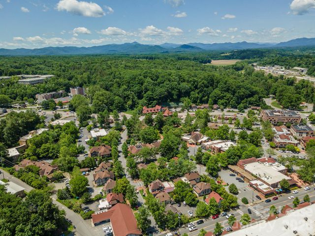 5 All Souls Crescent, Asheville, NC 28803