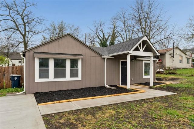 217 W 83rd Terrace, Kansas City, MO 64114