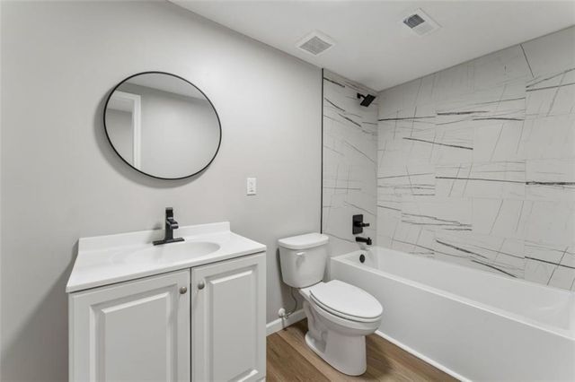 217 W 83rd Terrace, Kansas City, MO 64114