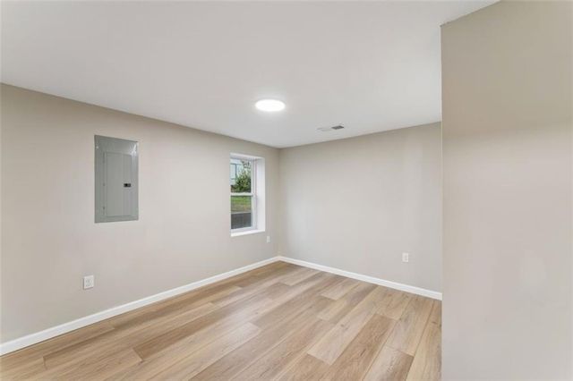 217 W 83rd Terrace, Kansas City, MO 64114