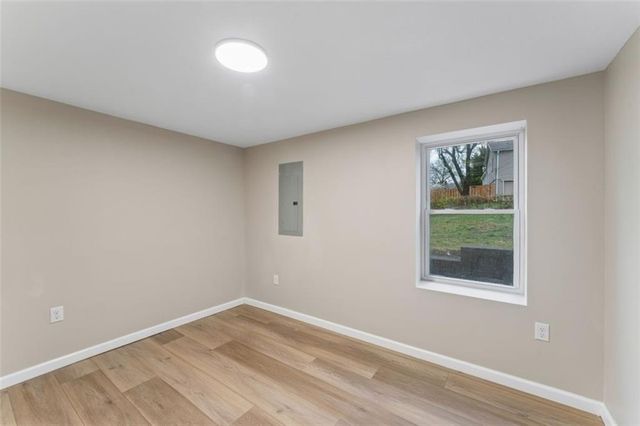 217 W 83rd Terrace, Kansas City, MO 64114