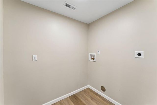 217 W 83rd Terrace, Kansas City, MO 64114